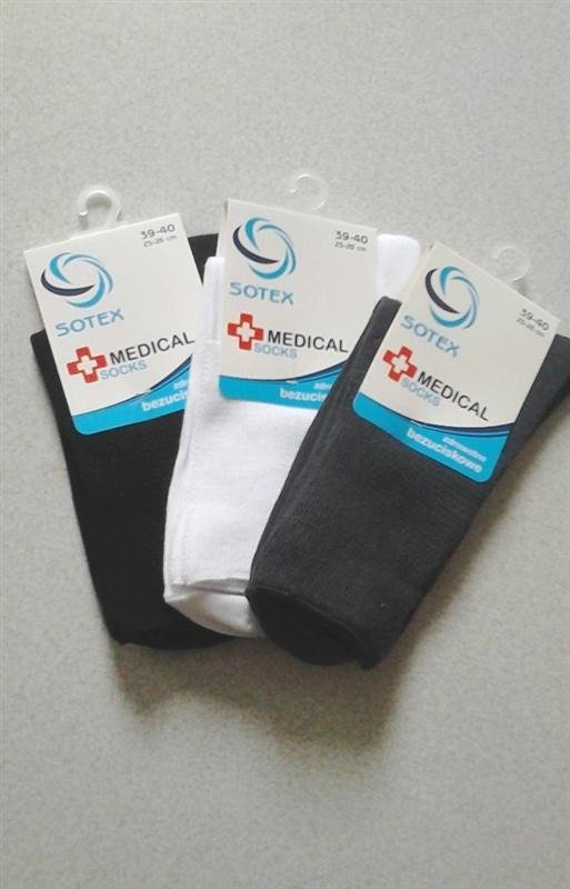 Szare bezuciskowe skarpetki męskie Sotex / 4522